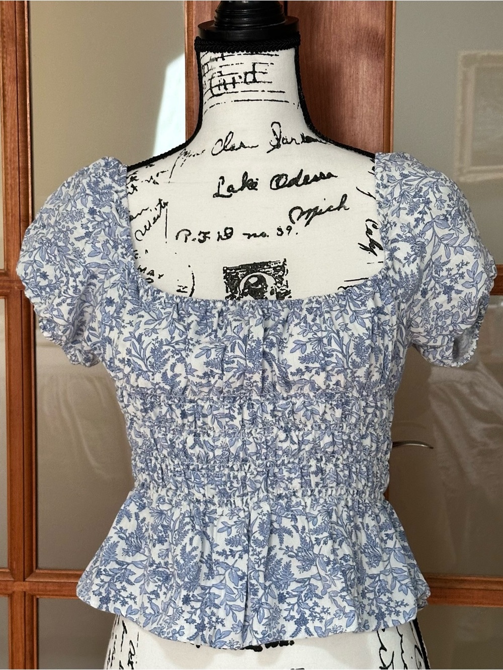 Moa Moa Blue Floral Smocked Peplum Crop Top (L)